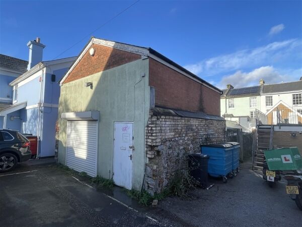 Town Centre Store/Workshop To Let For Sale in Newton Abbot Town Centre Store/Workshop To Let For Sale in Newton Abbot