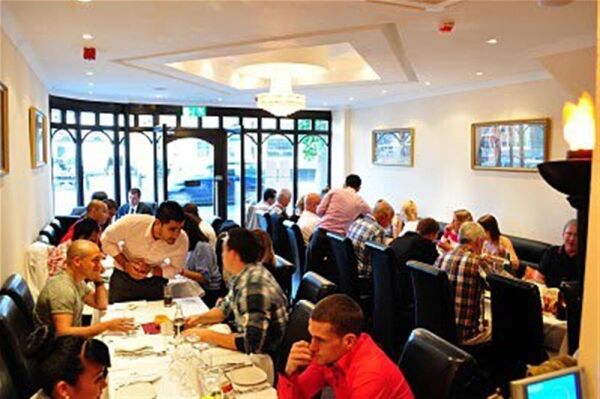 LEASEHOLD LIC. INDIAN RESTAURANT
SELF CONTAINED 2 BED FLAT ABOVE