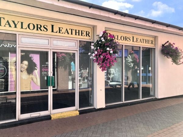 EMPTY RETAIL PREMISES EMPTY RETAIL PREMISES