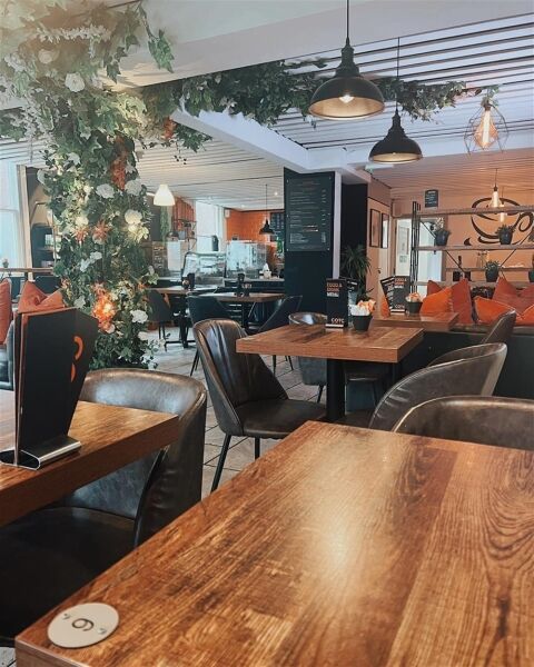 MULTI-AWARD-WINNING COFFEE SHOP
