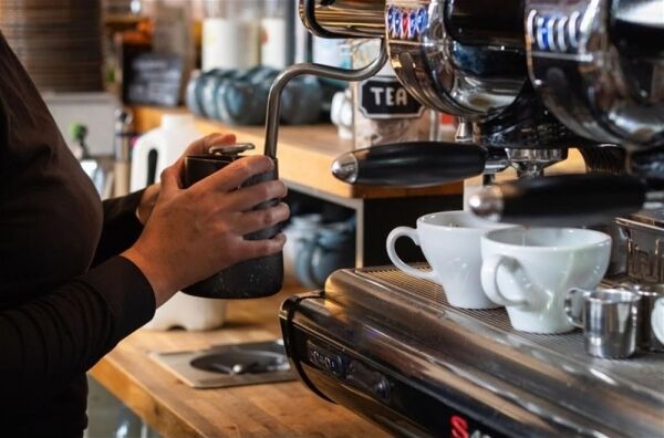 STUNNING ITALIAN CAFE BAR LOCATED IN LINCOLNSHIRE STUNNING ITALIAN CAFE BAR LOCATED IN LINCOLNSHIRE