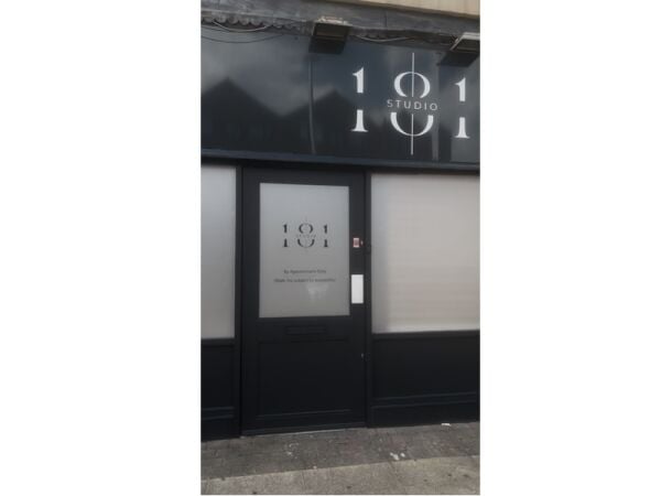 STYLISH & ESTABLISHED BEAUTY STUDIO IN SALFORD