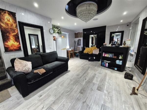 Vacant Unit For Sale in Bradford Vacant Unit For Sale in Bradford