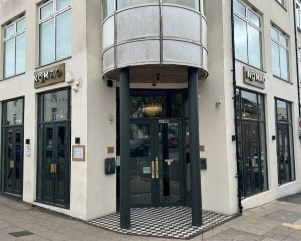 Leasehold Cocktail Lounge & Kitchen Located In Leamington Spa Leasehold Cocktail Lounge & Kitchen Located In Leamington Spa