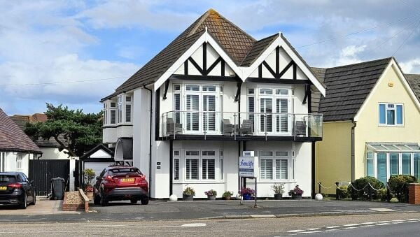 10/10 Rated Holiday Letting Home & Income - Sea Views 10/10 Rated Holiday Letting Home & Income - Sea Views