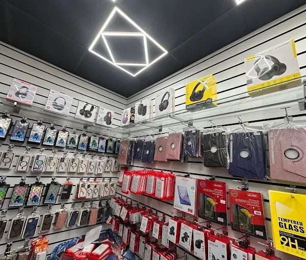 Convenience Store Plus Off Licence & Mobile Phone Sell Purchase Repairing for Sale