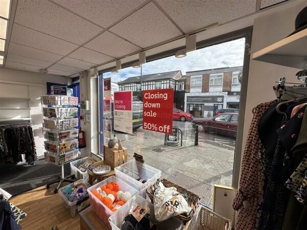 Shop to let in Cheadle Shop to let in Cheadle