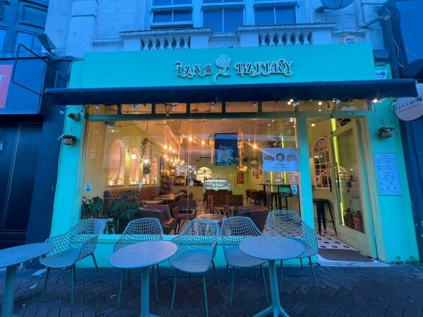 Spacious Well Equipped Town Centre Café/Bakery – Outside Seating Spacious Well Equipped Town Centre Café/Bakery – Outside Seating
