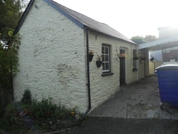 Free Of Tie Public House - Llanwrda Photo 10