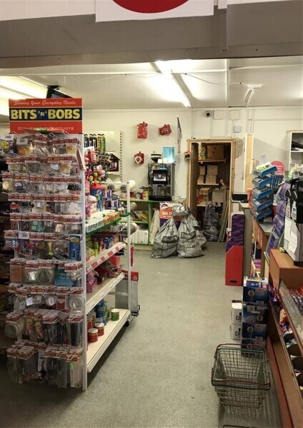 POPULAR COMMUNITY POST OFFICE & LICENSED CONVENIENCE STORE WITH PRIVATE ACCOMMODATION FOR SALE IN SHEFFIELD SUBURB Photo 10