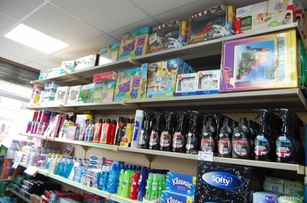 SWEETS / CARDS / TOYS / GIFTS AND MUCH MORE MAIN ROAD POSITION CLOSE TO SCHOOLS SEAHAM HARBOUR Photo 10