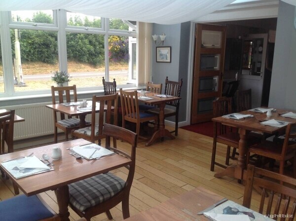 SHROPSHIRE VILLAGE THRIVING FREE HOUSE Photo 10