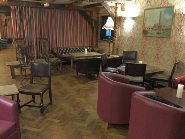 Beautiful Hotel & Restaurant Offering The Finest Dining Photo 10