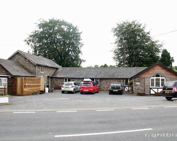 CAERSWS, POWYS-16TH CENTURY INN,BUNGALOW & COTTAGE Photo 10