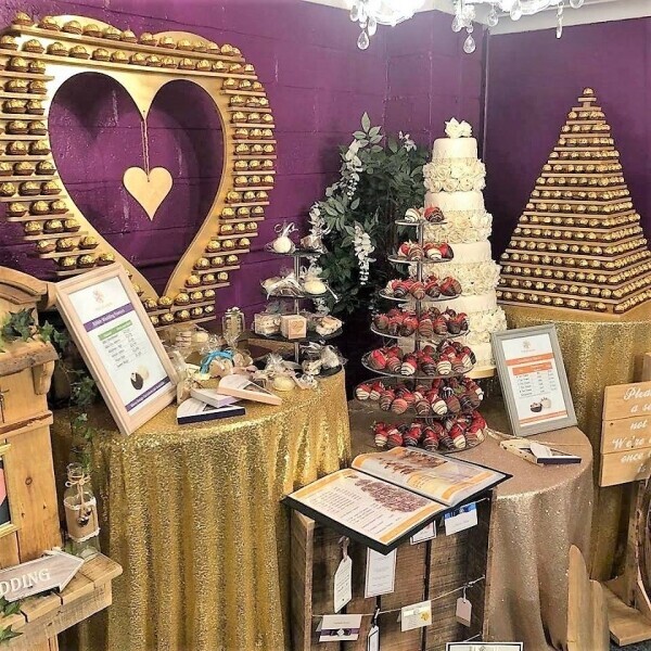 Edible Bouquets & Fruit Display Specialists Photo 10