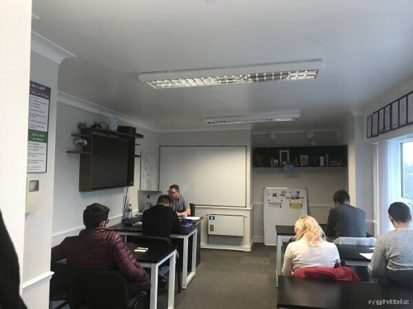 High Road Excellent Location Training Centre Provider Excellent Business for Growth and Expansion Photo 10