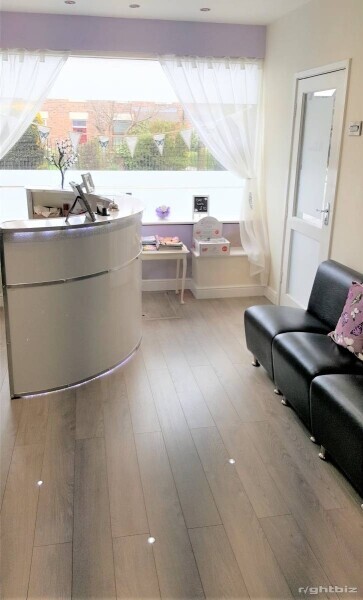 Thriving hair & nail salon on the outskirts of Chester. Beautifully furnished. Clients ready Photo 10