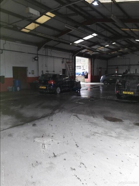 Large premises carwash, garage, body spray room, large office space, units, parking Photo 10