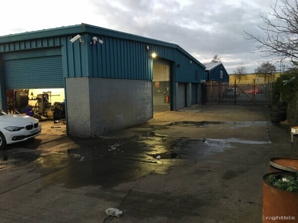 Long established Large MoT and Repair Garage for sale in Hartlepool Photo 10