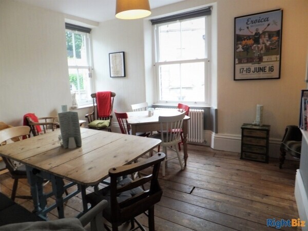 Established Cafe w/Accommodation in beautiful Derbyshire Peak District village Photo 10