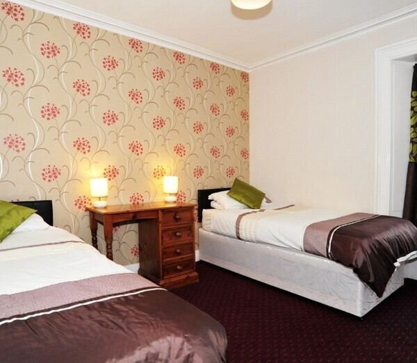 Outstanding 9-Bedroom Village Inn Situated in Angus Photo 10