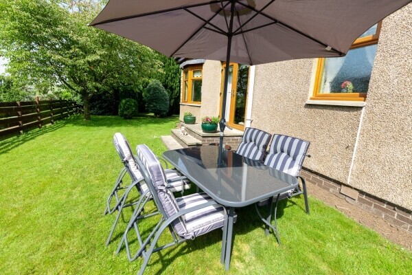 UNDER OFFER - Profitable Boarding Kennels with Superb Family Home in 2.5 acres, Central Scotland Photo 10