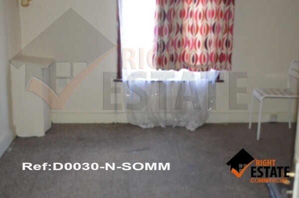 Established Spacious Off Licence in a Prime Location with 2 bedroom Flat Photo 10