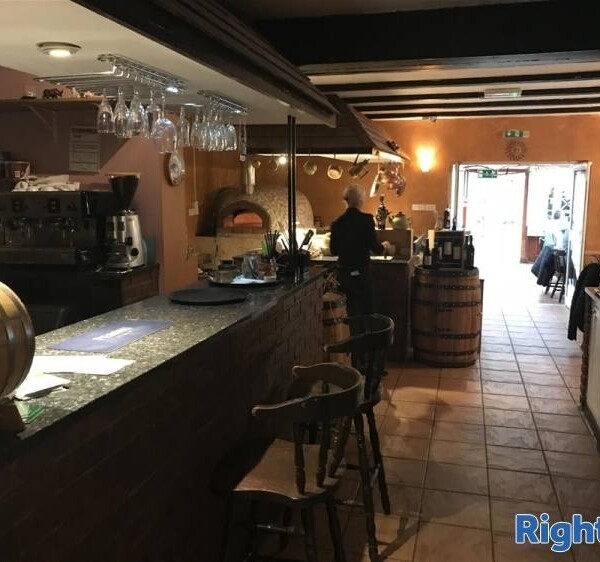 LEASEHOLD LICENSED ITALIAN FINE DINING RESTAURANT & HOTEL IN AFFLUENT BERKSHIRE VILLAGE Photo 10