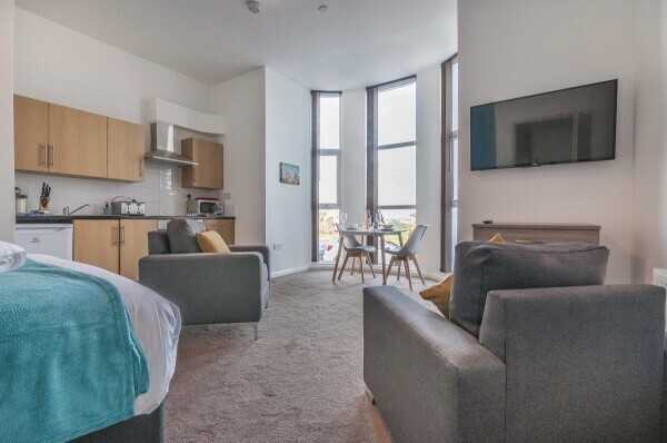 Exceptional holiday self catering business on Seafront; 7 apartments & cottage - managed remotely Photo 10