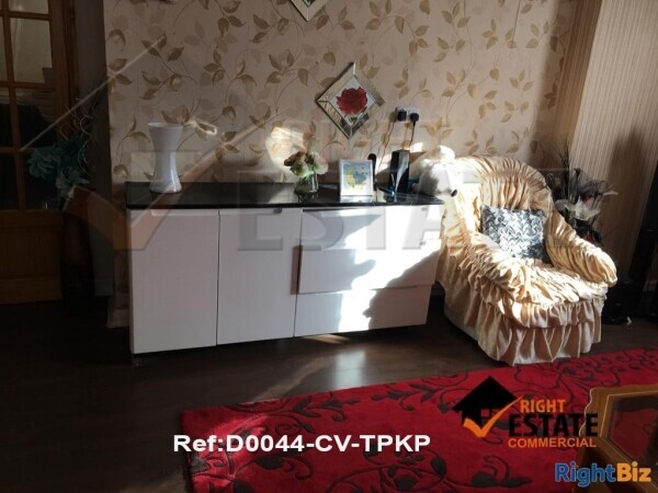 Off licence with Post Office and three bedroom flat above lease for sale Photo 10