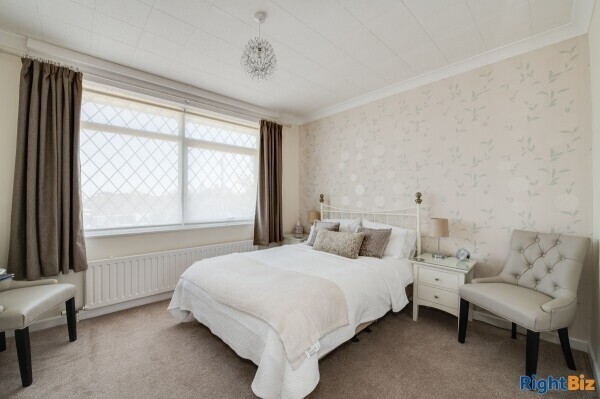 SUPERB 10 BED GUEST HOUSE - CHICHESTER Photo 10