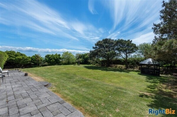 Immaculate Hotel on the North Cornish Coastline For Sale in Perranporth Photo 10