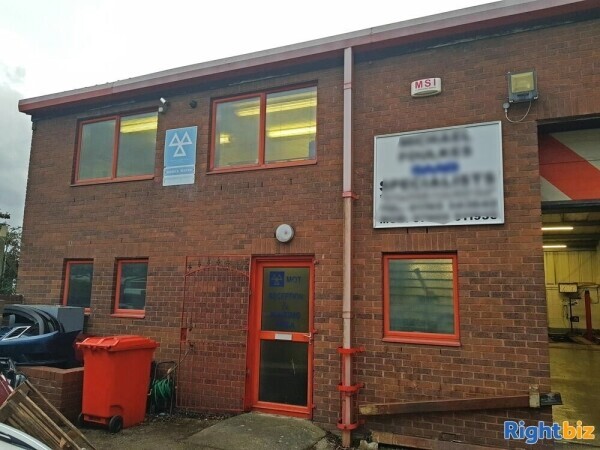 Freehold: Established Car Saab Specialist Garage and Mot testing Centre in Prime Location Photo 10