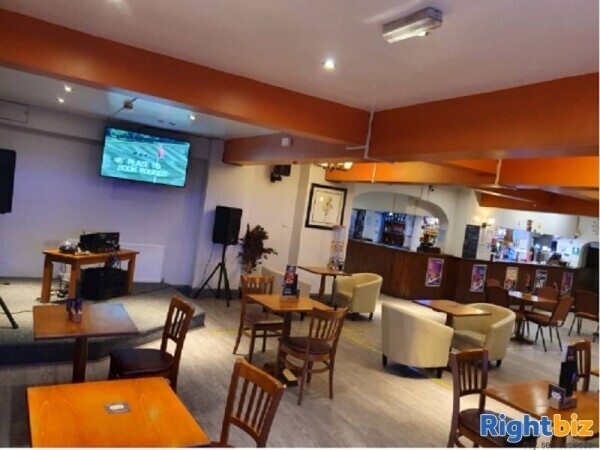 Newly established Free of Ties public house Photo 10