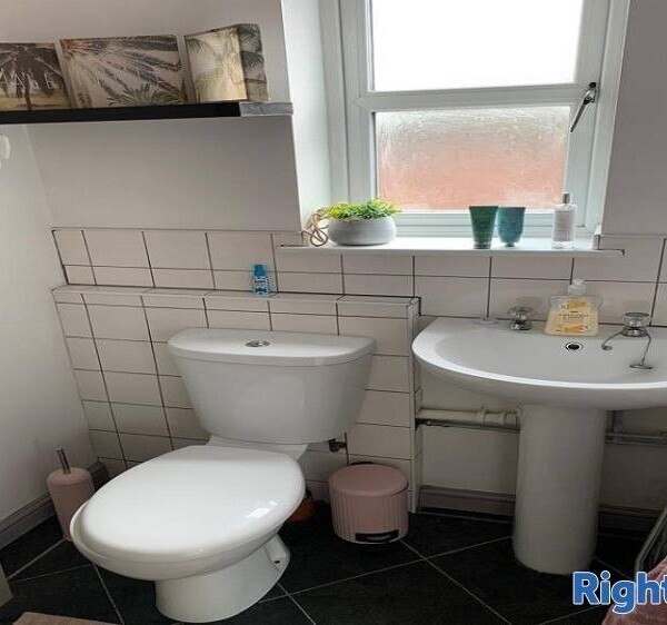 Well established traditional Hair Salon for sale Photo 10