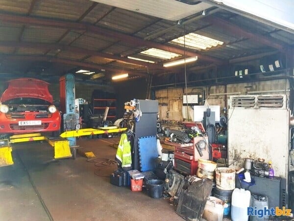 Freehold Petrol station and Car Garage with House in Woodhall Spa Lincolnshire Photo 10