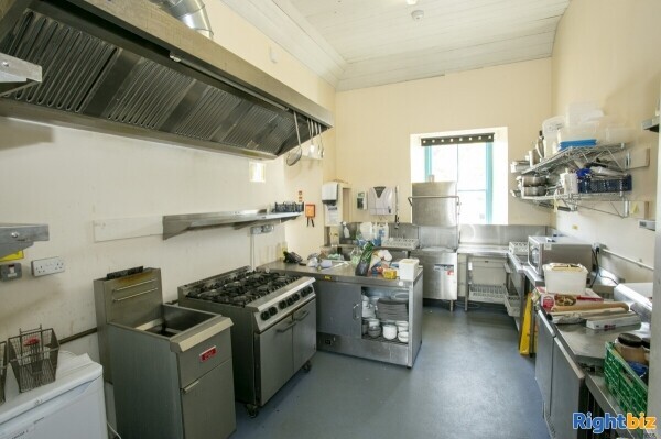 Stunning Well Positioned Cafe Lease Opportunity in Ardrisaig Photo 10