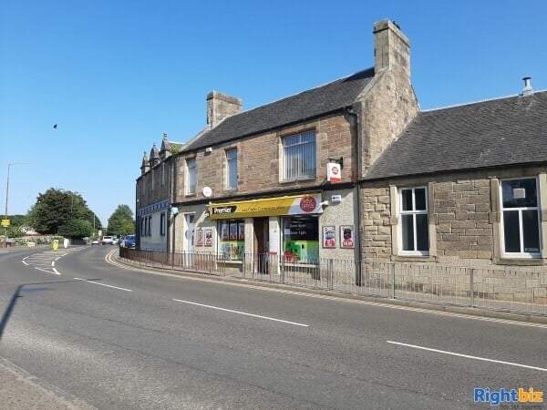 Busy convenience store, Post Office and spacious flat for sale in central Scotland Photo 10