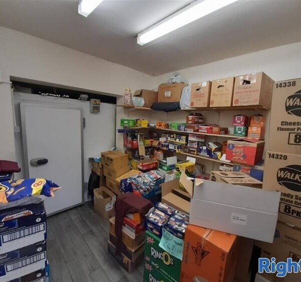 Newsagents For Sale in Doncaster Photo 10