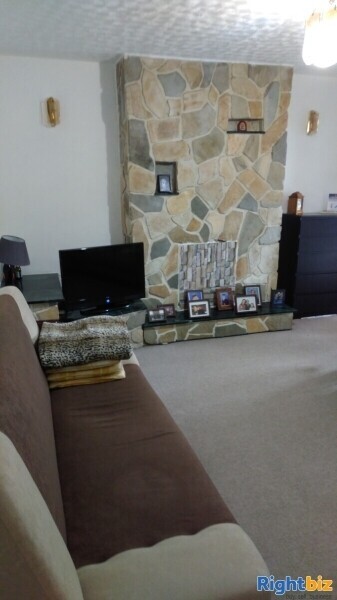 Family Run Chinese takeaway for sale with 4 bedrooms flat for sale in Harefield, London Photo 10