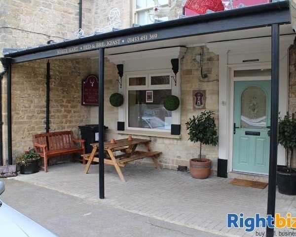 GLOUCESTERSHIRE - COTSWOLD STONE VILLAGE CENTRE INN REFURBISHED TO HIGH STANDARD WITH FIVE LETTING Photo 10