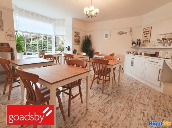 Superb Home & Income B&B - Views to Lyme Bay Photo 10