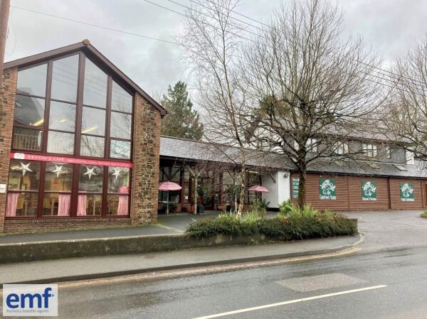 NICHE GROCERY/WHOLEFOOD STORE with CAFE Photo 10