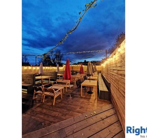 Well Established Restaurant & Bar For Sale Photo 10