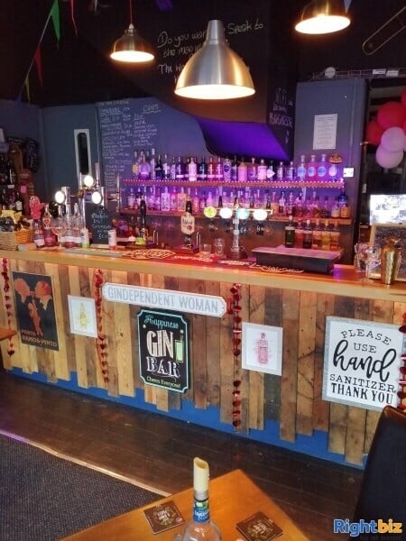 Craft Ale and Gin Bar + 2 extra floors with Bath room and possible living accommodation. Photo 10