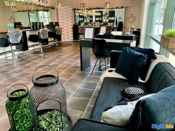 PROFESSIONAL AND REPUTABLE HAIR AND BEAUTY SALON LOCATED IN THE EAST MIDLANDS Photo 10