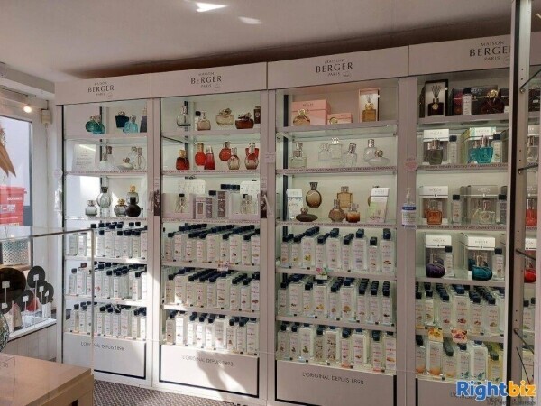 LEASEHOLD HOME INTERIORS/GIFTS/FRAGRANCE BUSINESS Photo 10