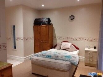 SOUTH WALES - VILLAGE CENTRE PUBLIC HOUSE & RESTAURANT WITH LETTING ACCOMMODATION Photo 10