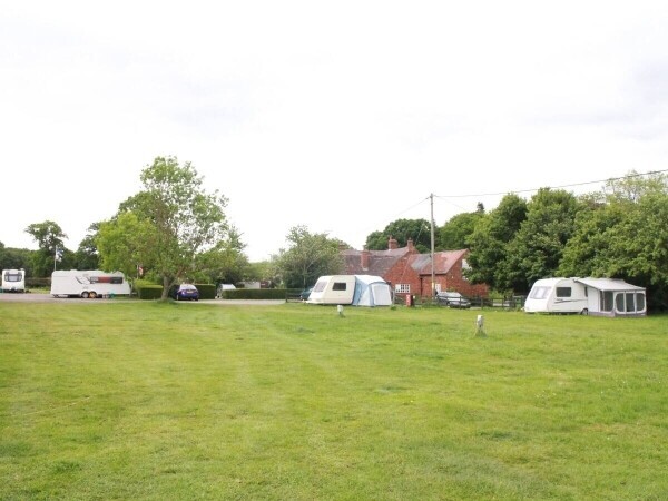 WARWICKSHIRE - MAIN ROAD FREEHOUSE AND CAMPSITE Photo 10