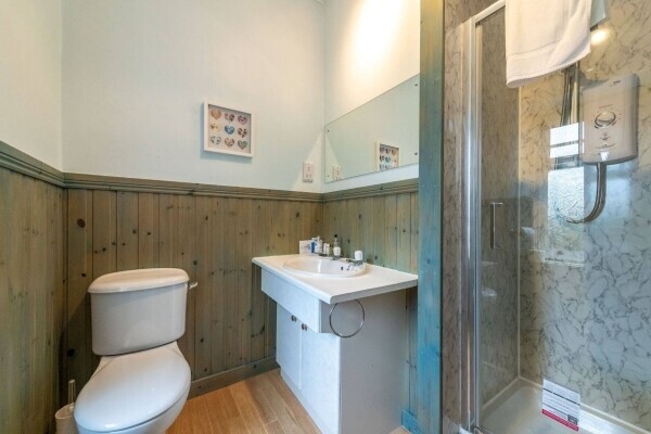 A Magnificent Bed and Breakfast with Traditional Tea Room in Stonehaven, Aberdeenshire. (ref 1497) Photo 10